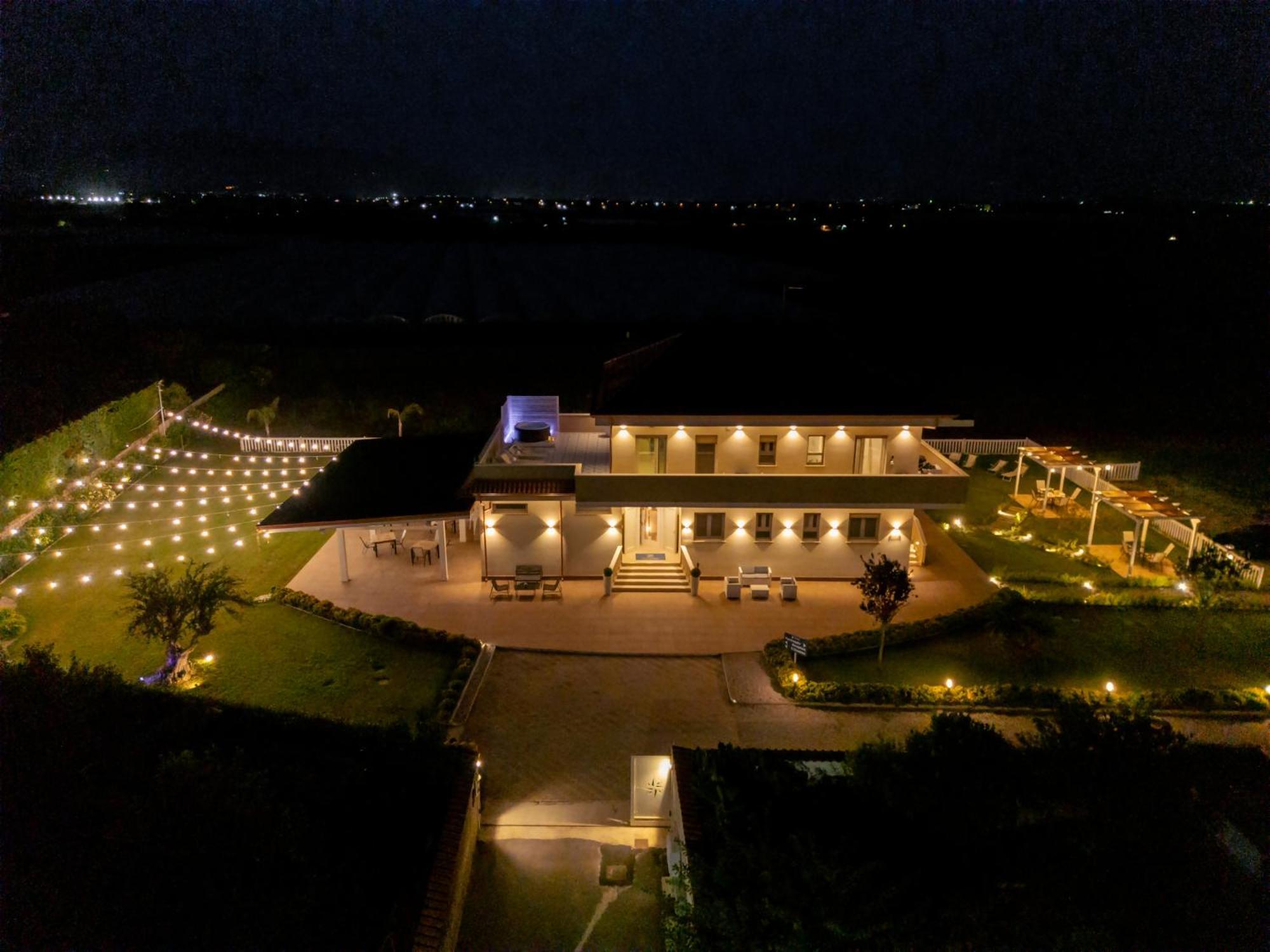 Villa Zefiro Suites & Events Батипалия Екстериор снимка