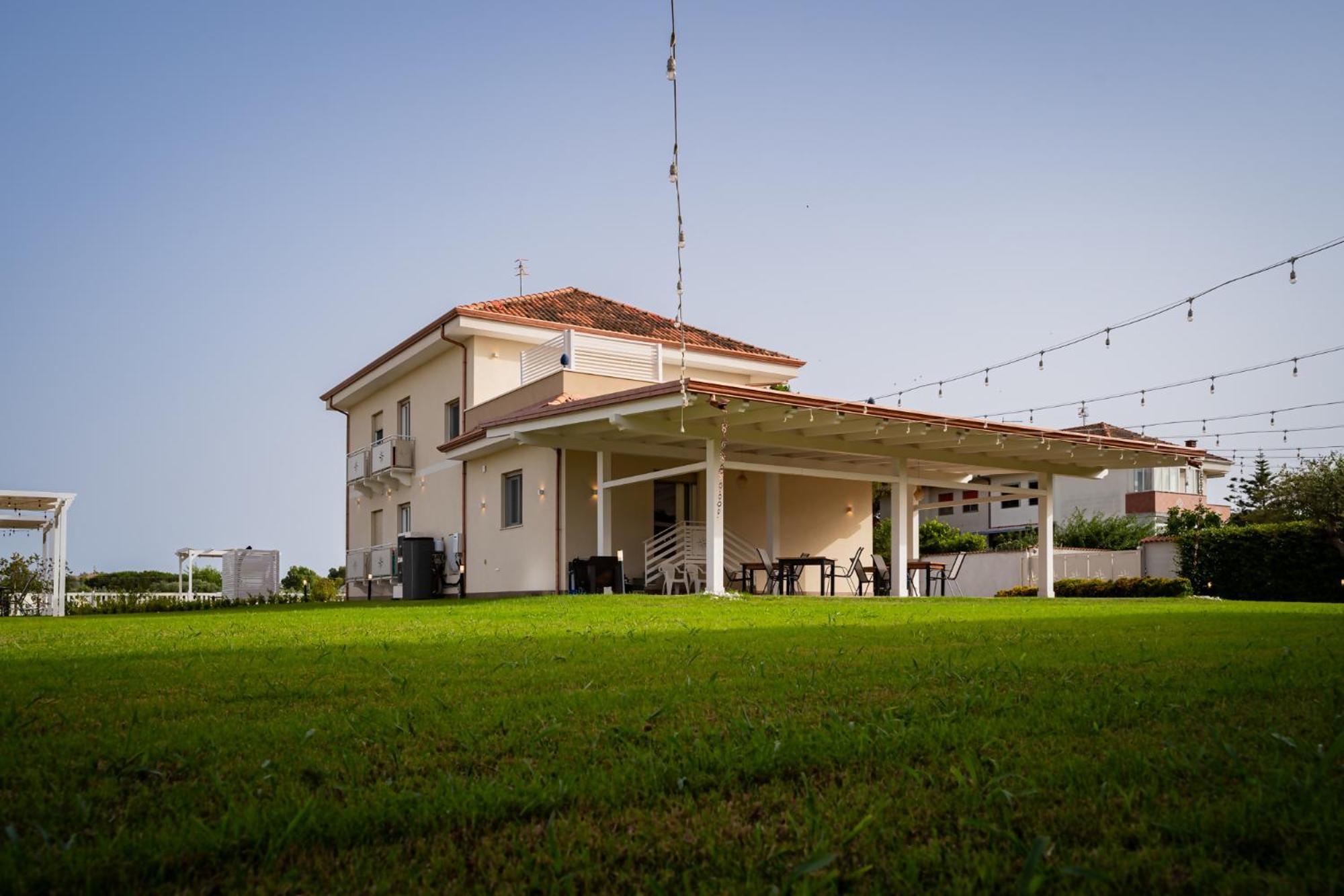 Villa Zefiro Suites & Events Батипалия Екстериор снимка